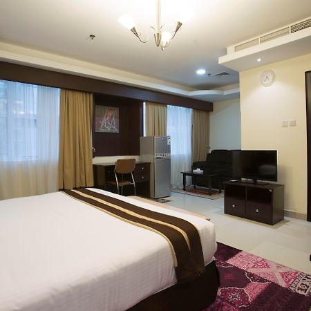 Travellers Hotel Apartment Dubai Exterior photo