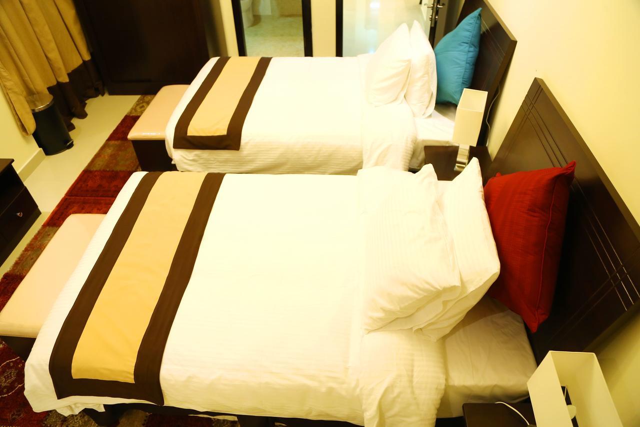 Travellers Hotel Apartment Dubai Exterior photo
