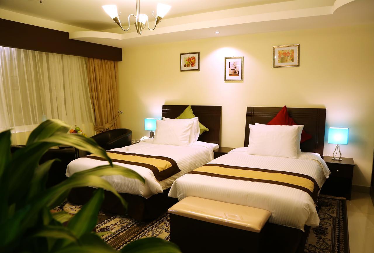 Travellers Hotel Apartment Dubai Exterior photo