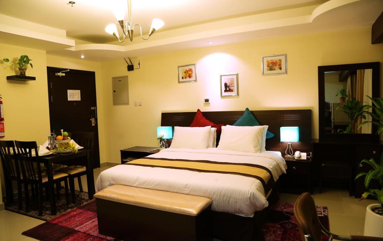 Travellers Hotel Apartment Dubai Room photo